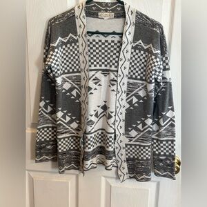 Pink Republic Gray & White Open-Front Geometric Cardigan
